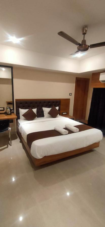 Aditya Inn Guwahati Bagian luar foto