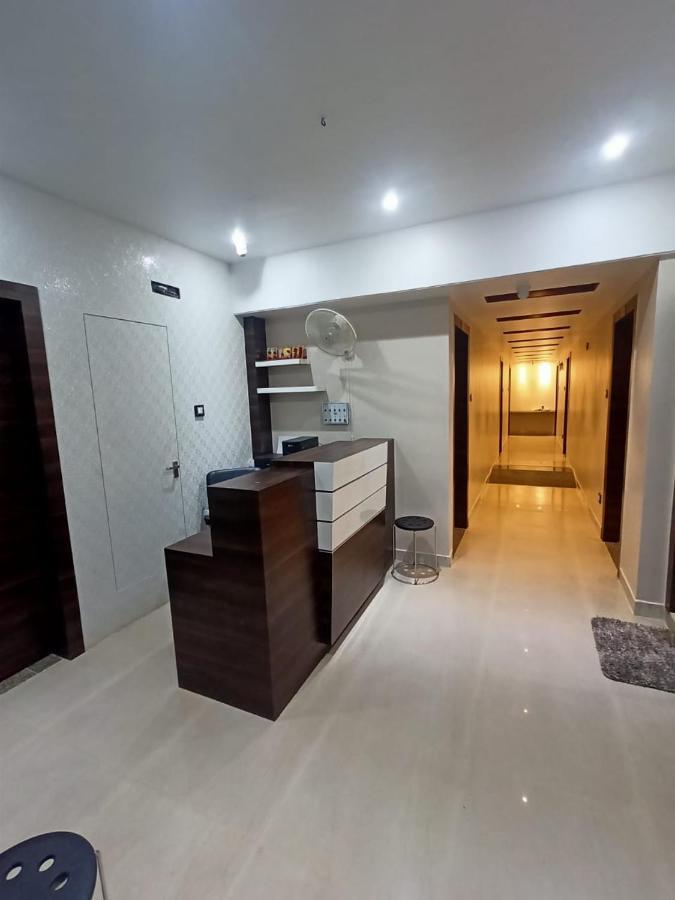 Aditya Inn Guwahati Bagian luar foto