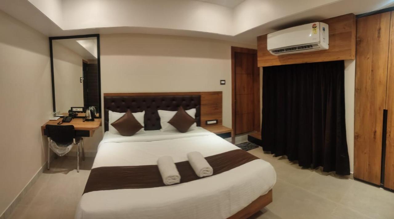 Aditya Inn Guwahati Bagian luar foto